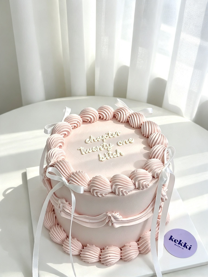 Classic Ribbon Cake piping design 8